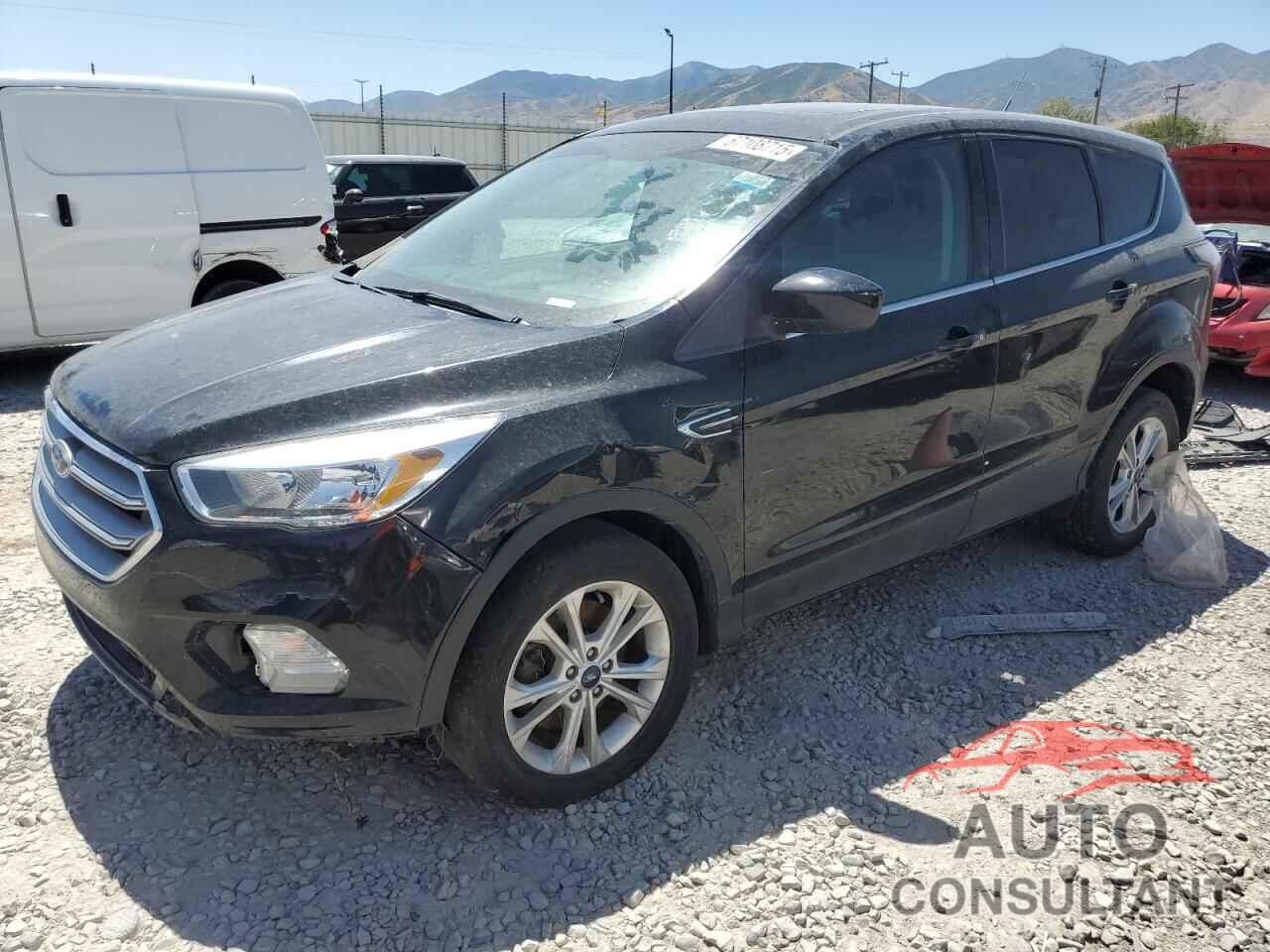 FORD ESCAPE 2017 - 1FMCU0G9XHUC81293