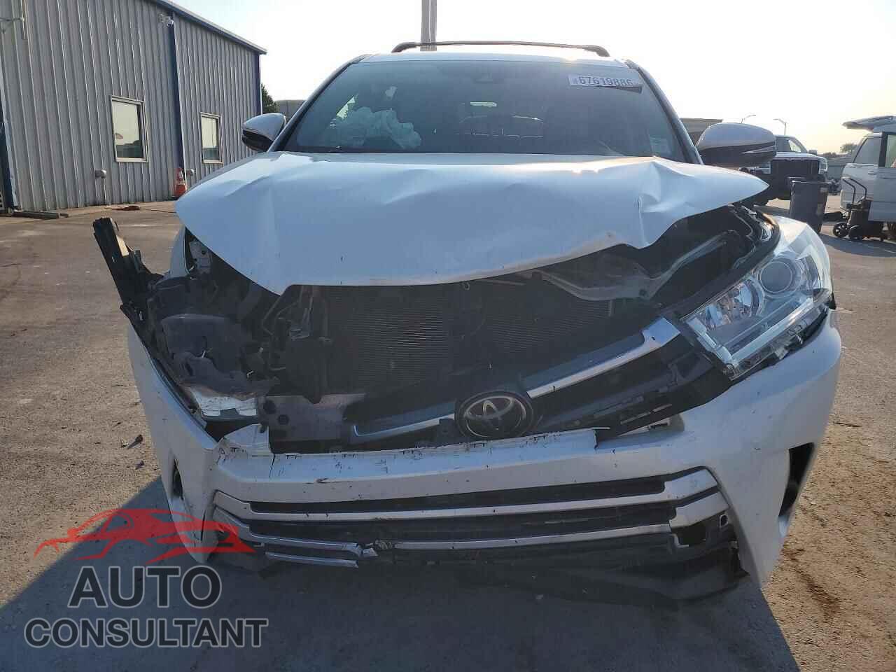 TOYOTA HIGHLANDER 2019 - 5TDZZRFH3KS350138