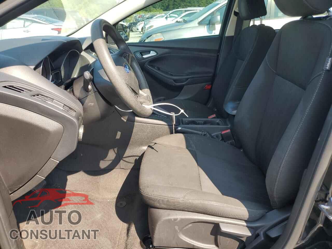 FORD FOCUS 2015 - 1FADP3F28FL321451