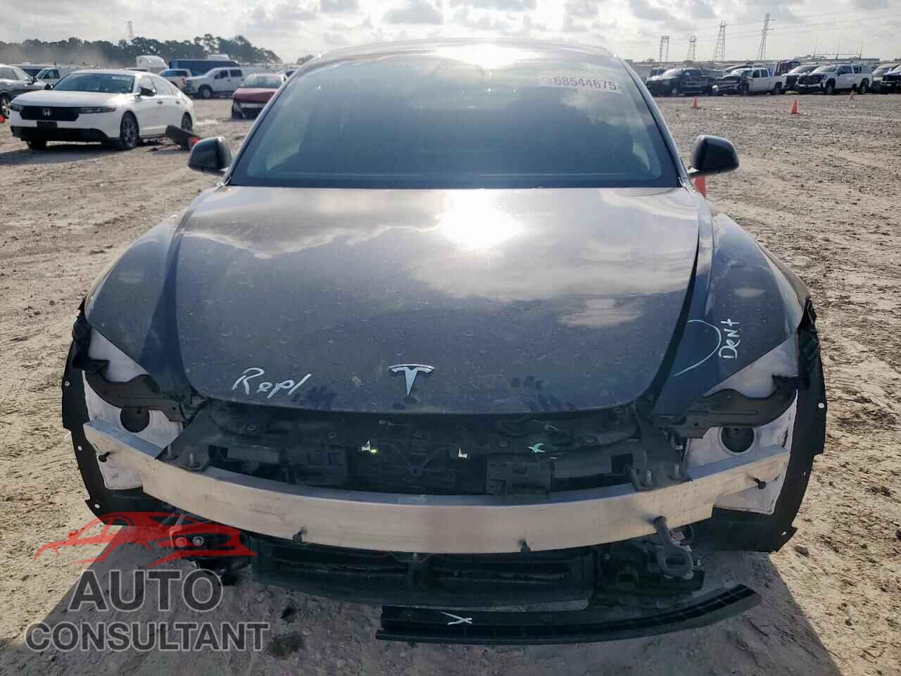 TESLA MODEL 3 2024 - 5YJ3E1EB4RF734699