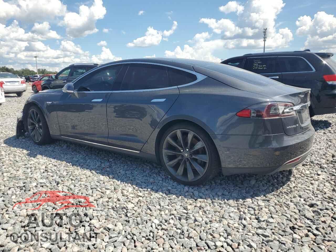 TESLA MODEL S 2015 - 5YJSA1E11FF107971
