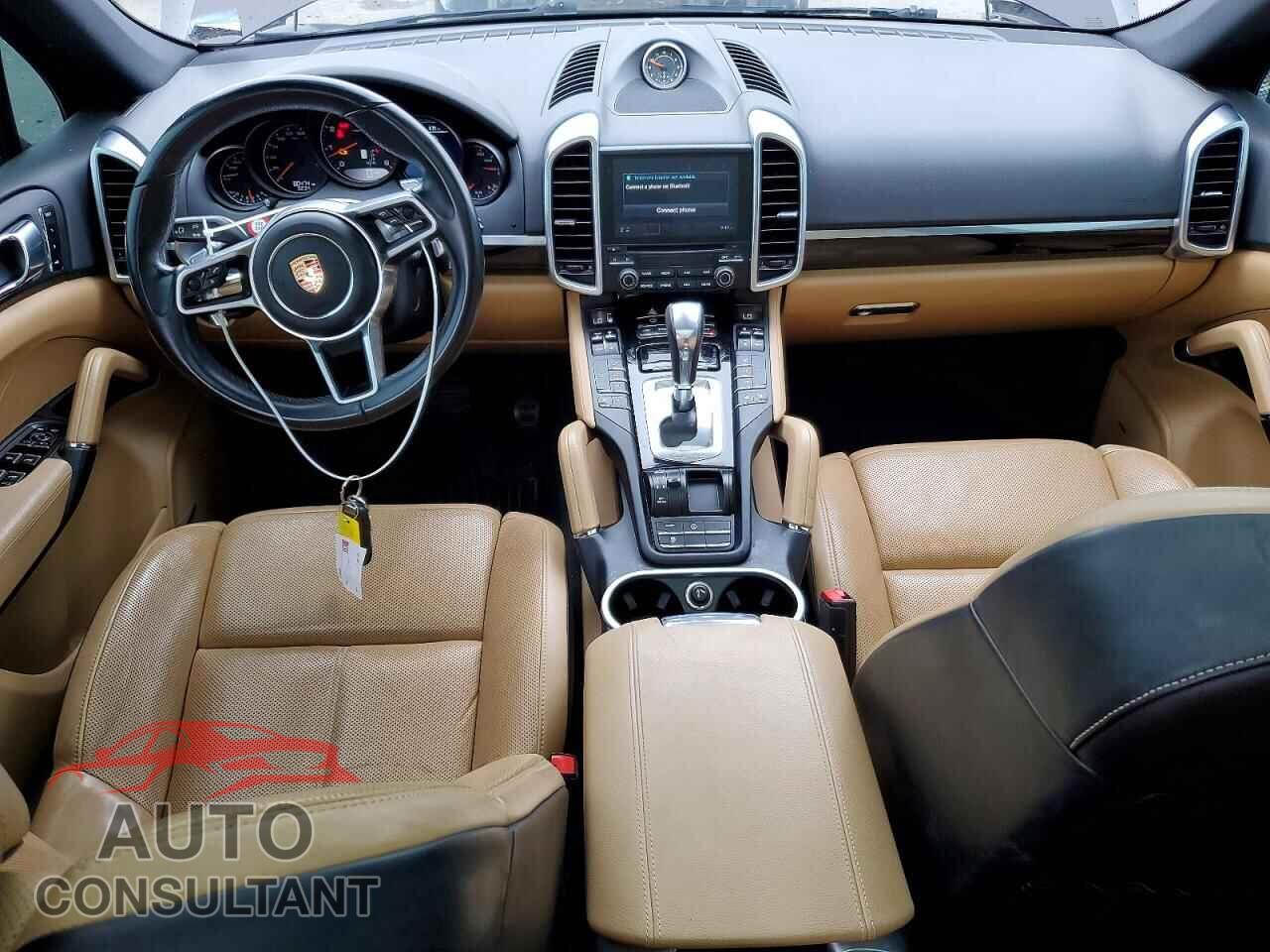 PORSCHE CAYENNE 2017 - WP1AA2A21HKA88200