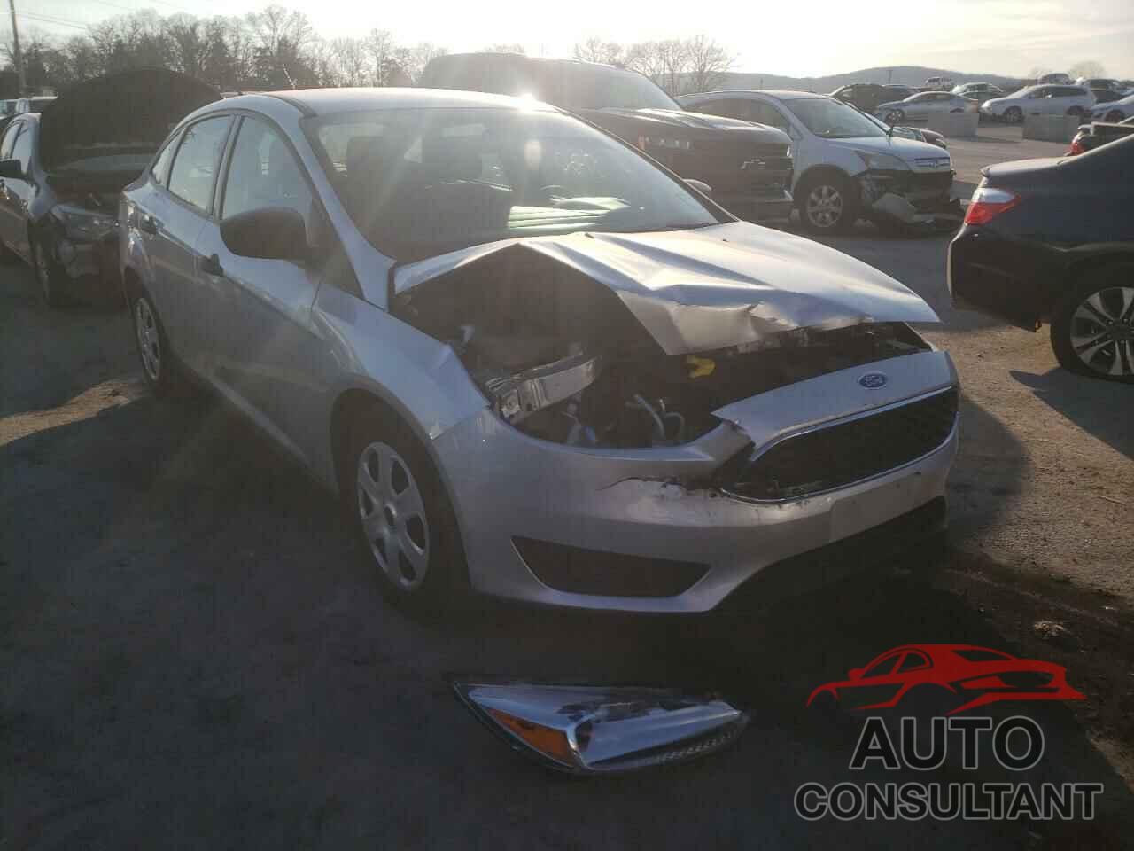 FORD FOCUS 2018 - 1FADP3E26JL285530