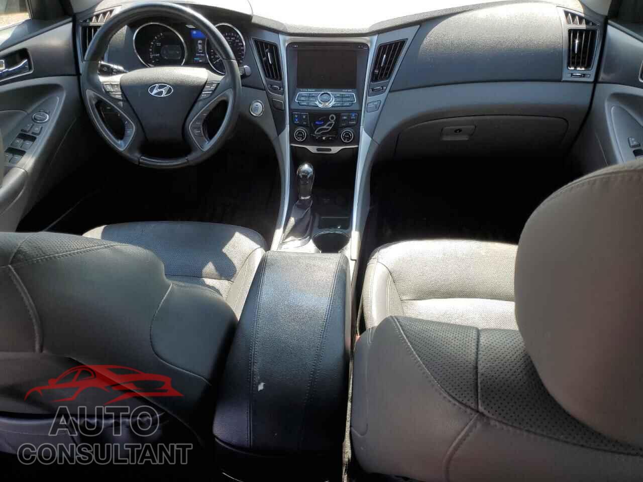 HYUNDAI SONATA 2012 - KMHEC4A41CA022122