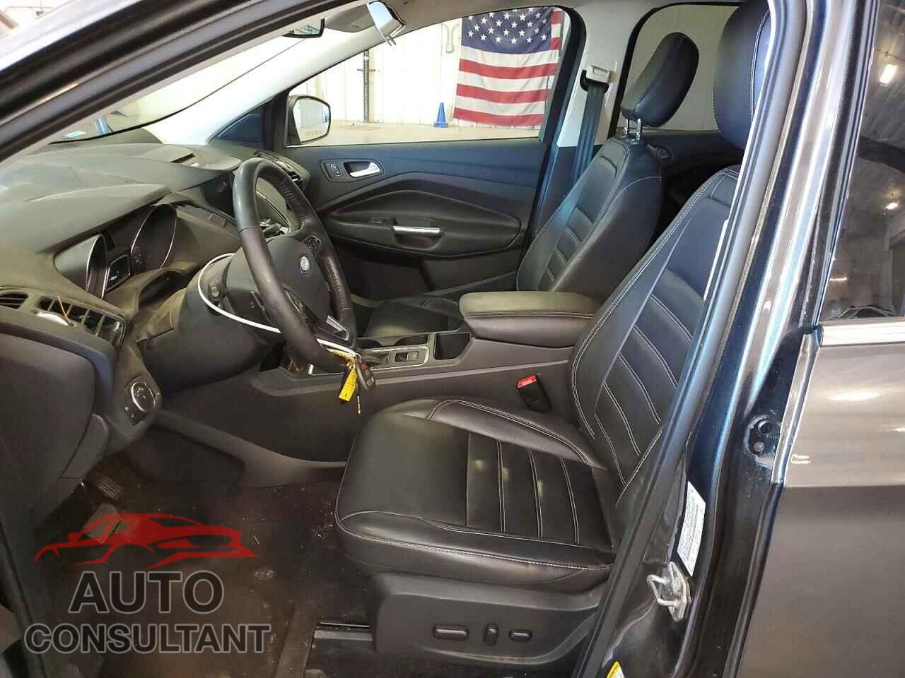 FORD ESCAPE 2018 - 1FMCU9J96JUA66948