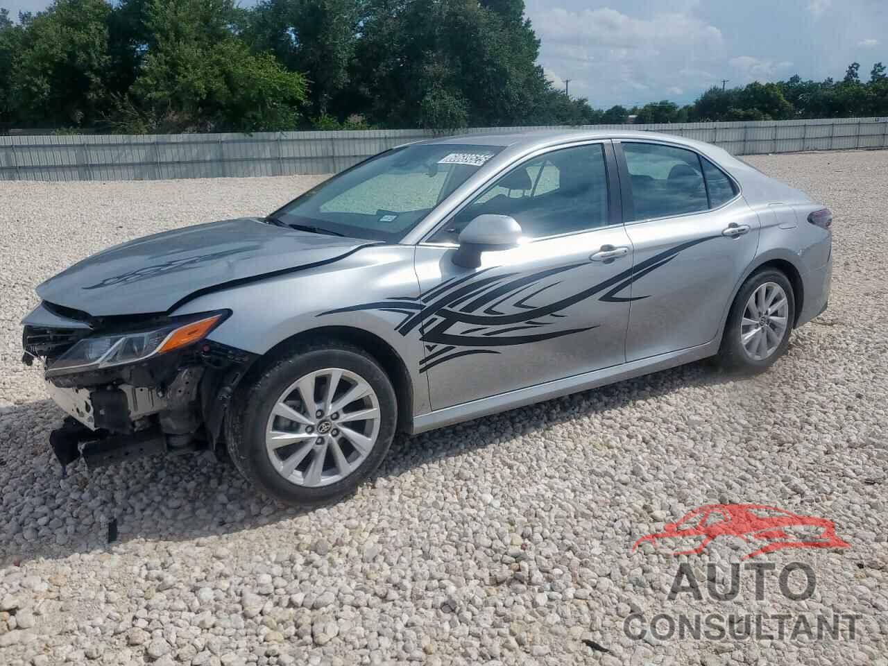TOYOTA CAMRY 2022 - 4T1C11AK7NU631842