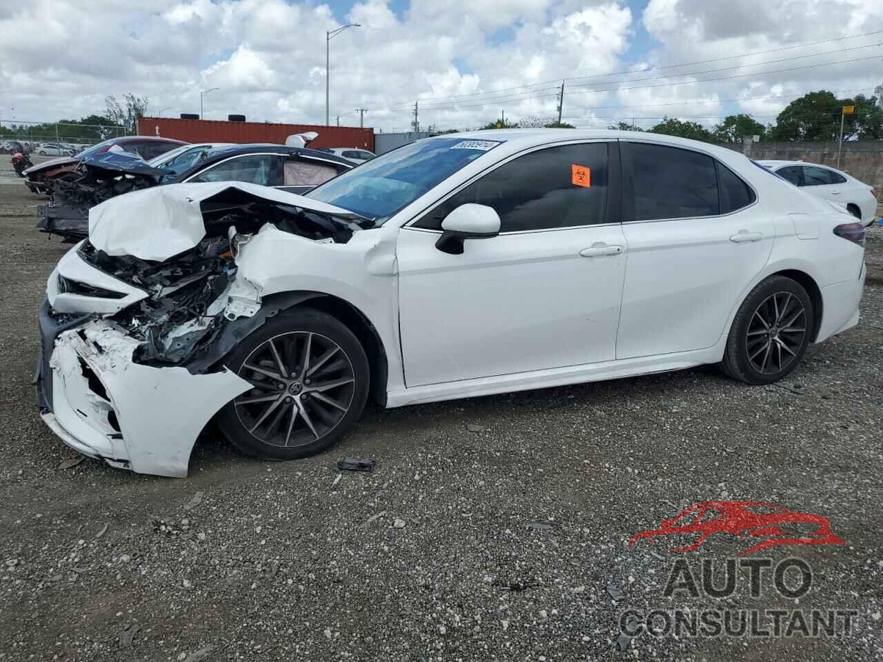TOYOTA CAMRY 2021 - 4T1G11AK4MU594300