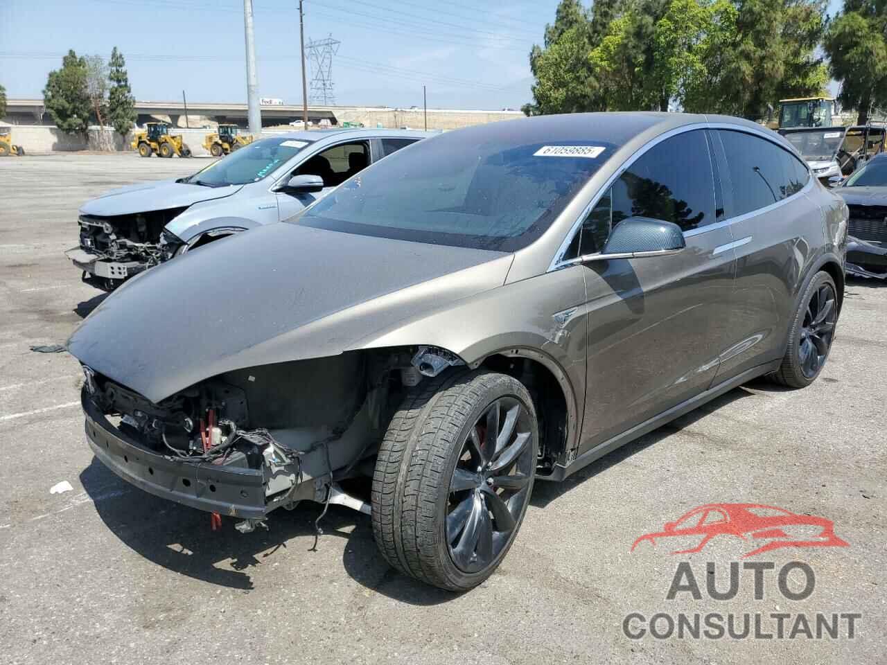 TESLA MODEL X 2016 - 5YJXCAE49GF001487