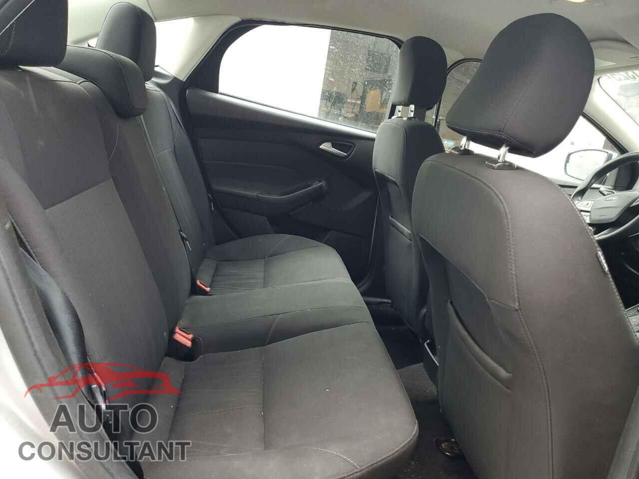 FORD FOCUS 2017 - 1FADP3F29HL265958