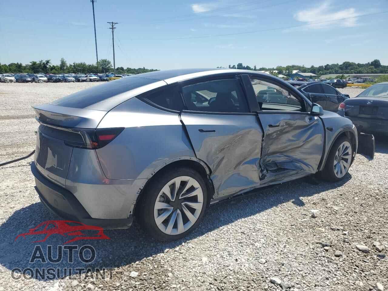 TESLA MODEL Y 2026 - 7SAYGDEE4TF351934