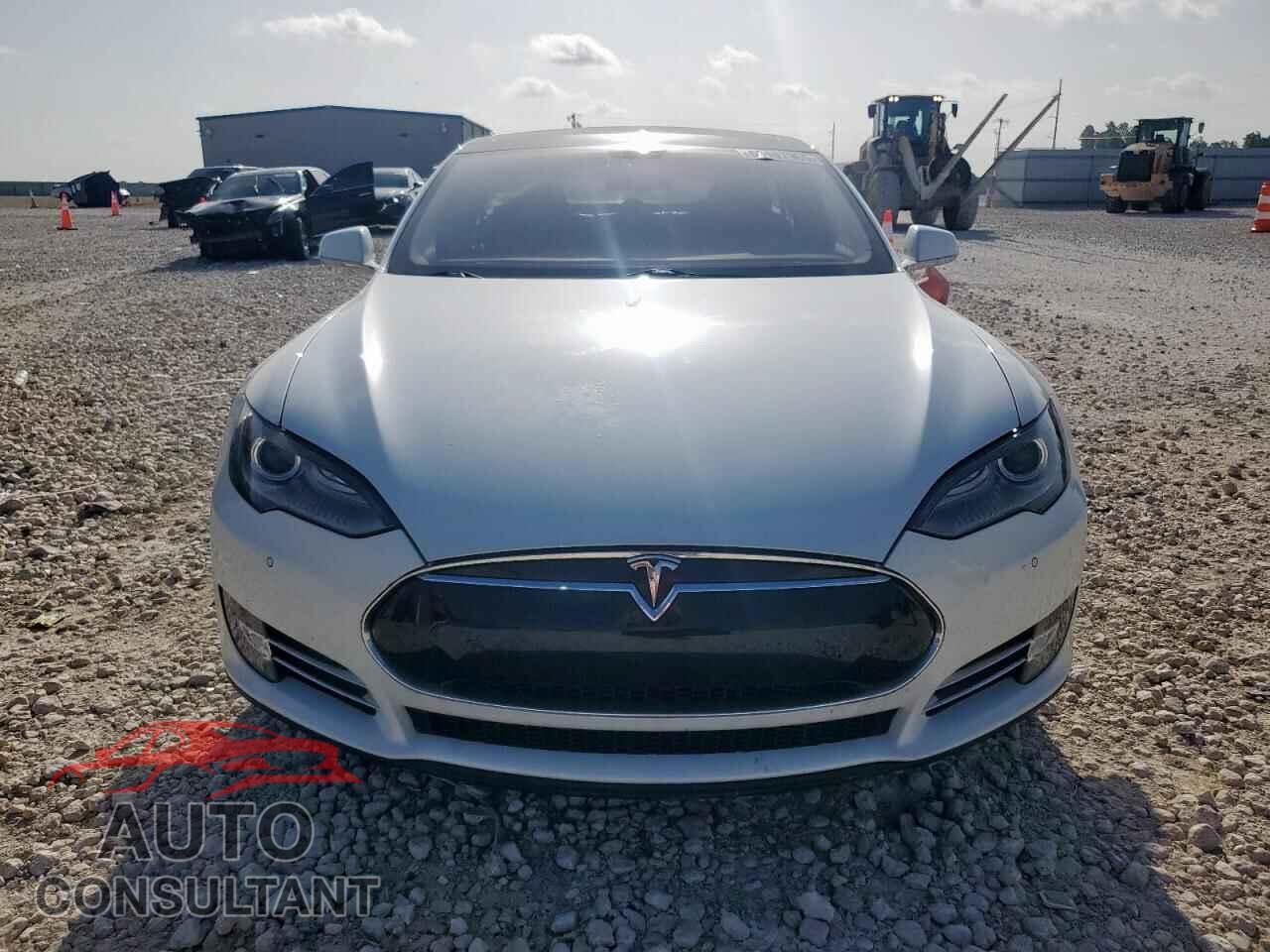 TESLA MODEL S 2013 - 5YJSA1DNXDFP26540