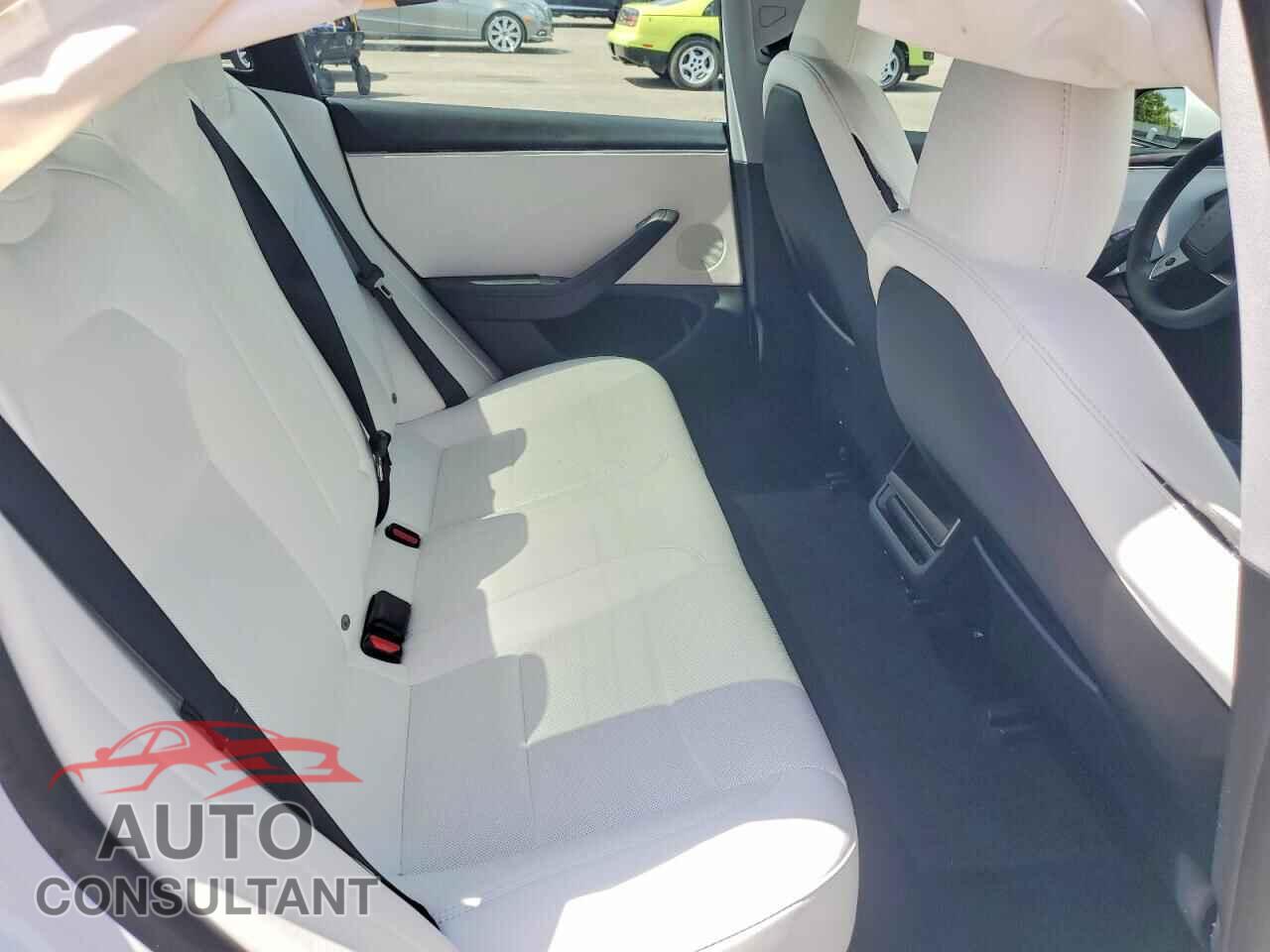 TESLA MODEL 3 2025 - 5YJ3E1EA4SF021203