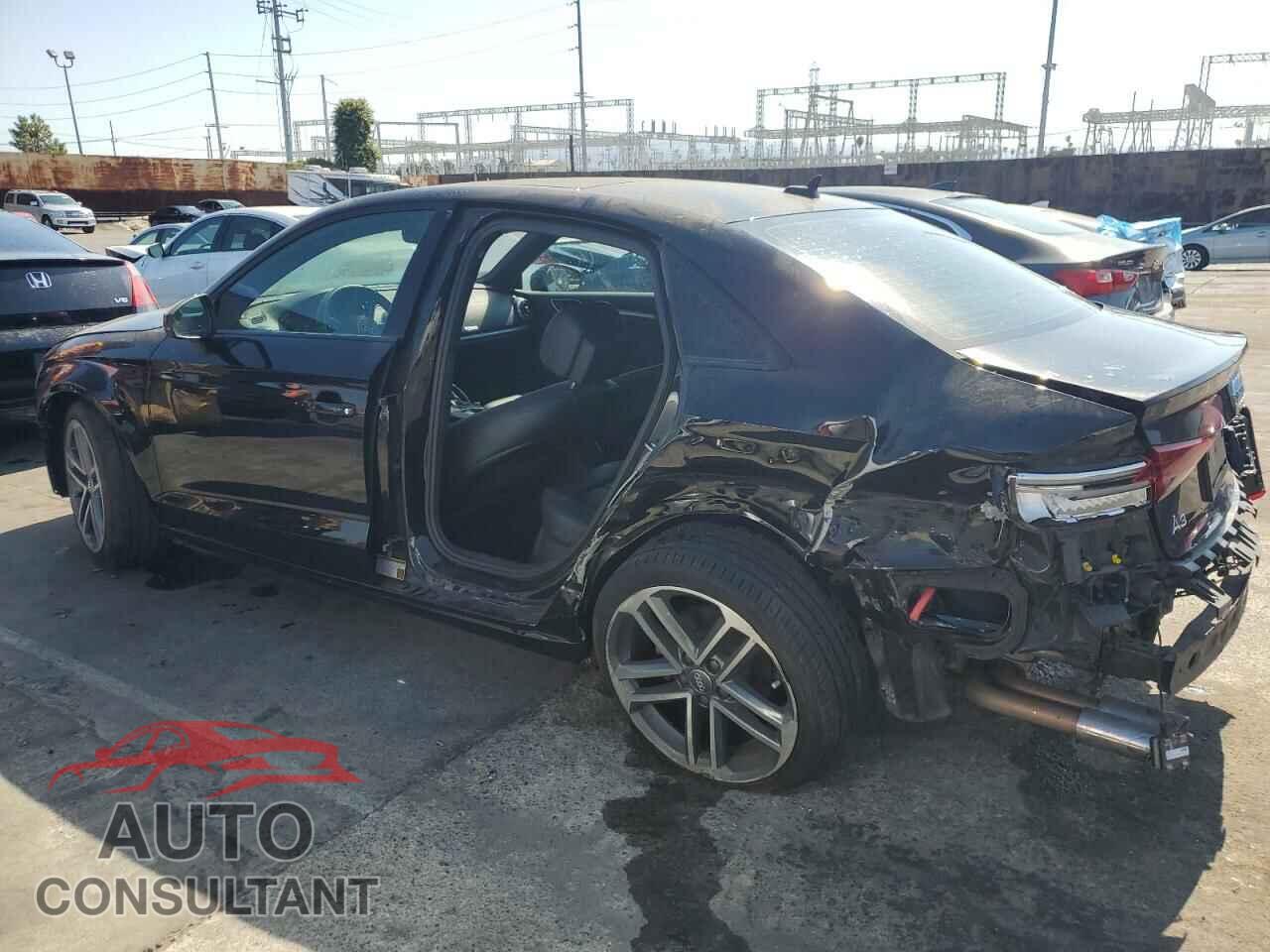 AUDI A3 2019 - WAUAUGFF9KA101044