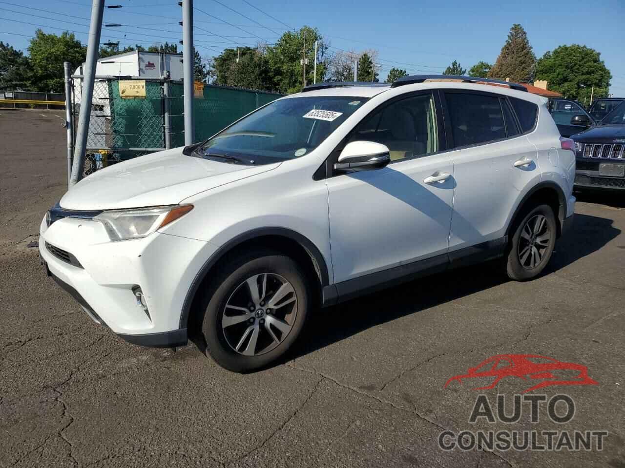 TOYOTA RAV4 2017 - JTMRFREV2HD218587