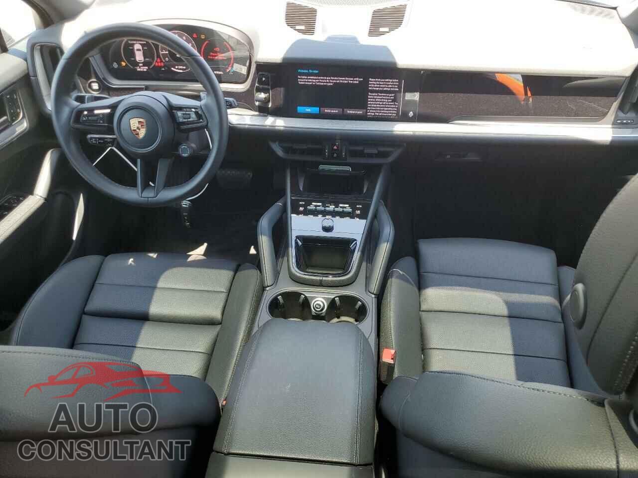 PORSCHE CAYENNE 2024 - WP1AA2AY8RDA12225