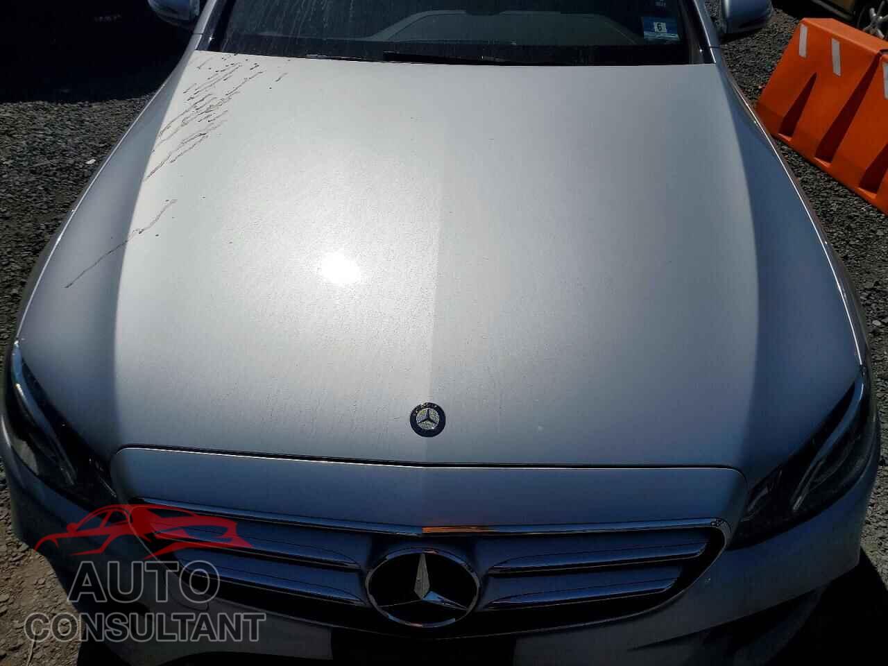 MERCEDES-BENZ E-CLASS 2017 - WDDZF4KB5HA040131