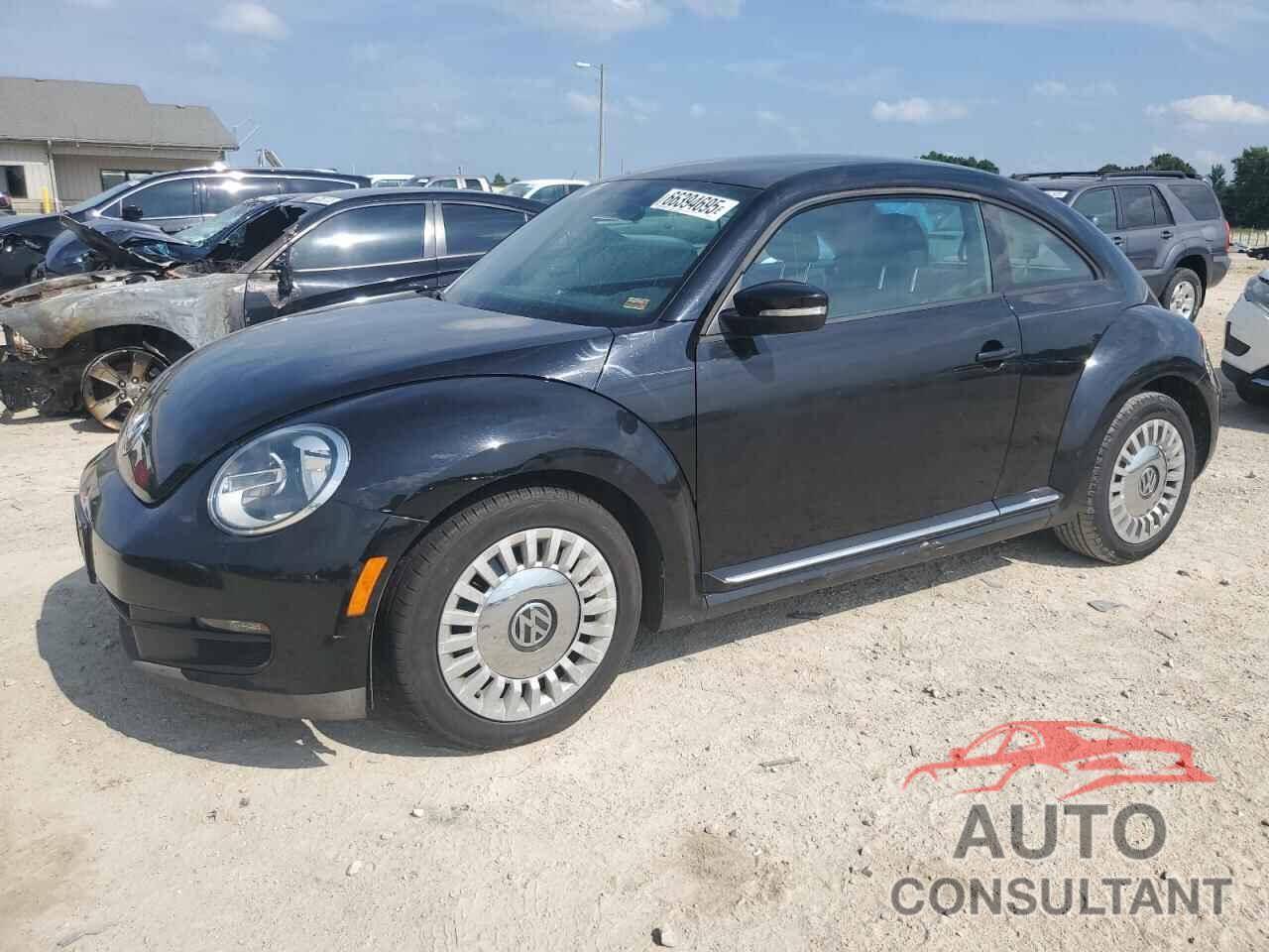 VOLKSWAGEN BEETLE 2013 - 3VWJX7AT7DM692548