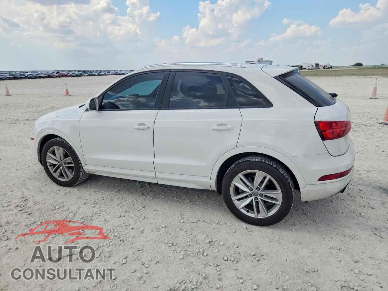 AUDI Q3 2017 - WA1BCCFS2HR008919