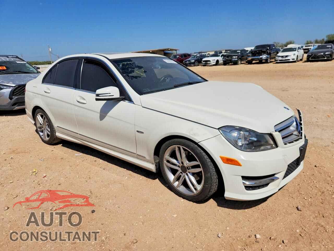 MERCEDES-BENZ C-CLASS 2012 - WDDGF4HB2CA655842