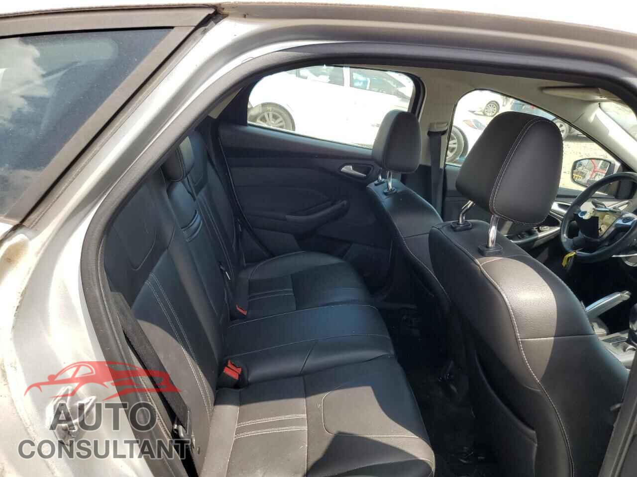 FORD FOCUS 2012 - 1FAHP3N20CL335861