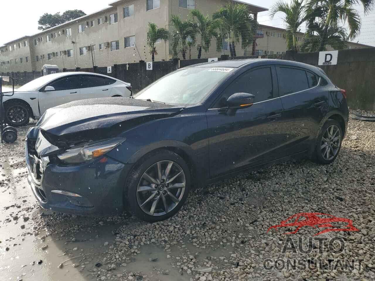 MAZDA 3 2018 - 3MZBN1M35JM222341