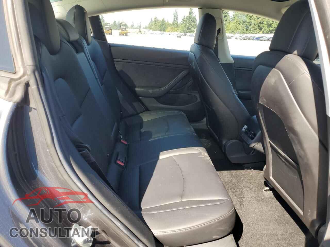 TESLA MODEL 3 2018 - 5YJ3E1EA0JF005997
