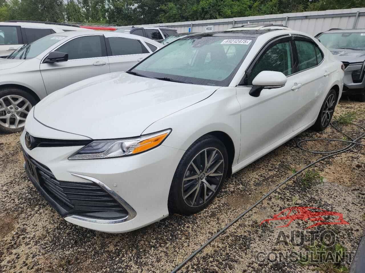 TOYOTA CAMRY 2023 - 4T1F11BK0PU107995