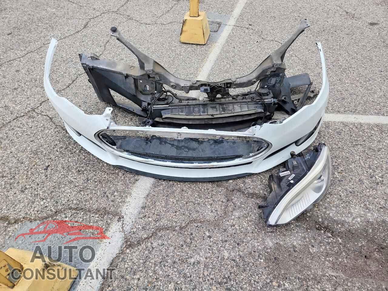 TESLA MODEL S 2013 - 5YJSA1CN3DFP16921