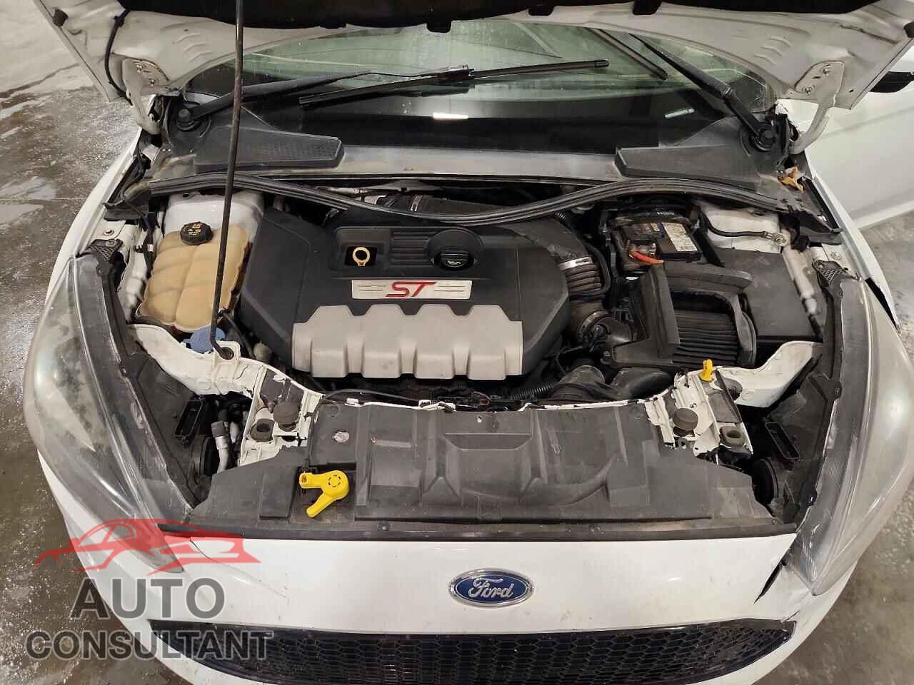 FORD FOCUS 2017 - 1FADP3L96HL214774