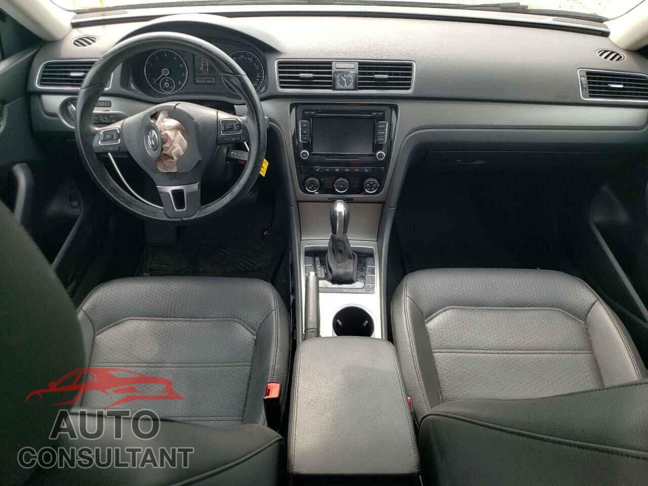 VOLKSWAGEN PASSAT 2015 - 1VWBT7A37FC063599