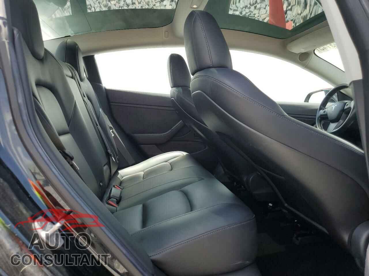 TESLA MODEL 3 2018 - 5YJ3E1EA2JF032375