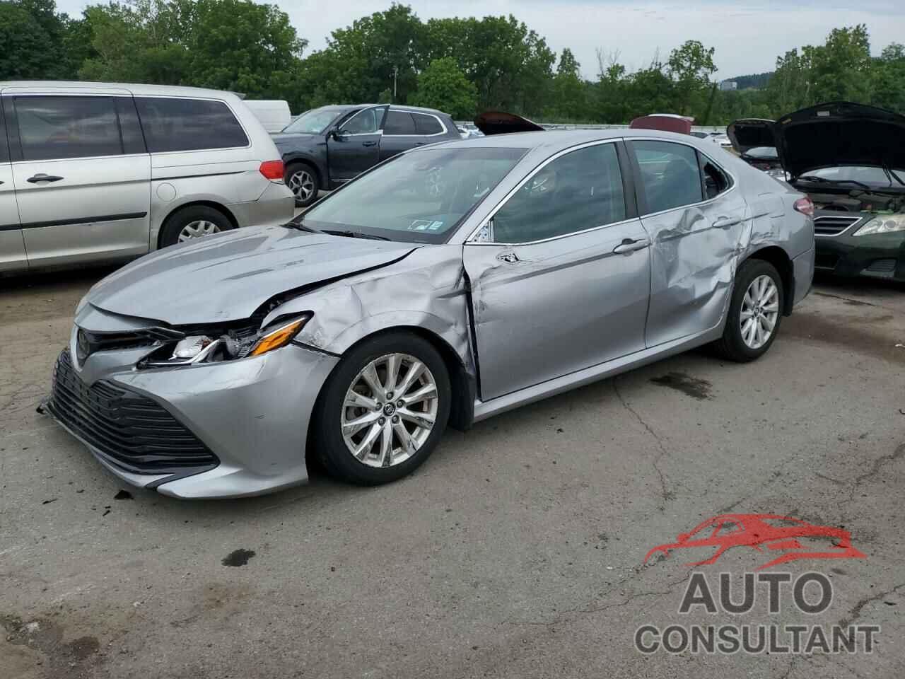 TOYOTA CAMRY 2018 - 4T1B11HK1JU153963