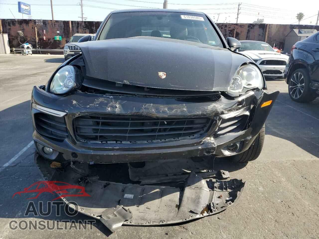 PORSCHE CAYENNE 2017 - WP1AA2A20HKA80640