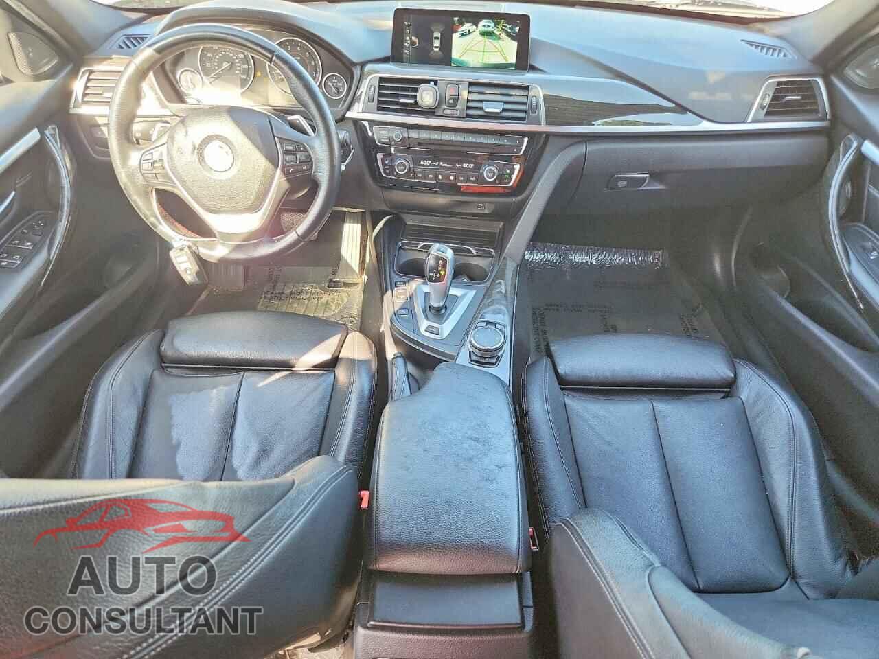 BMW 3 SERIES 2017 - WBA8E1C5XHK480160