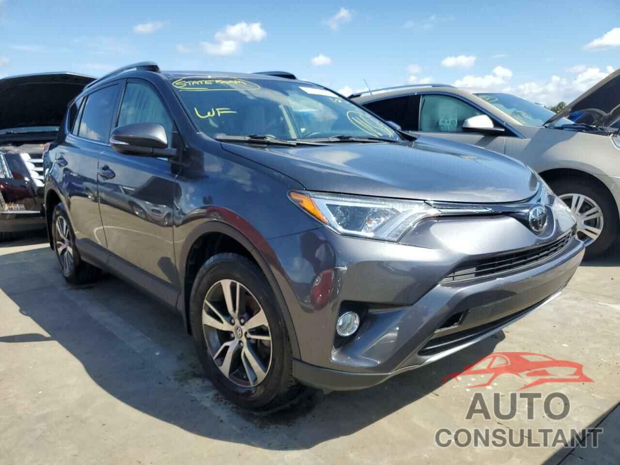 TOYOTA RAV4 2017 - JTMRFREV9HD219476