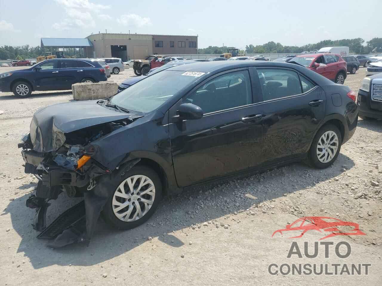 TOYOTA COROLLA 2018 - 5YFBURHE8JP837880
