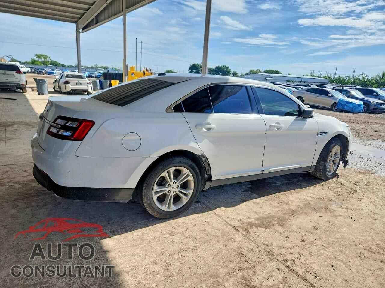 FORD TAURUS 2019 - 1FAHP2D8XKG106935