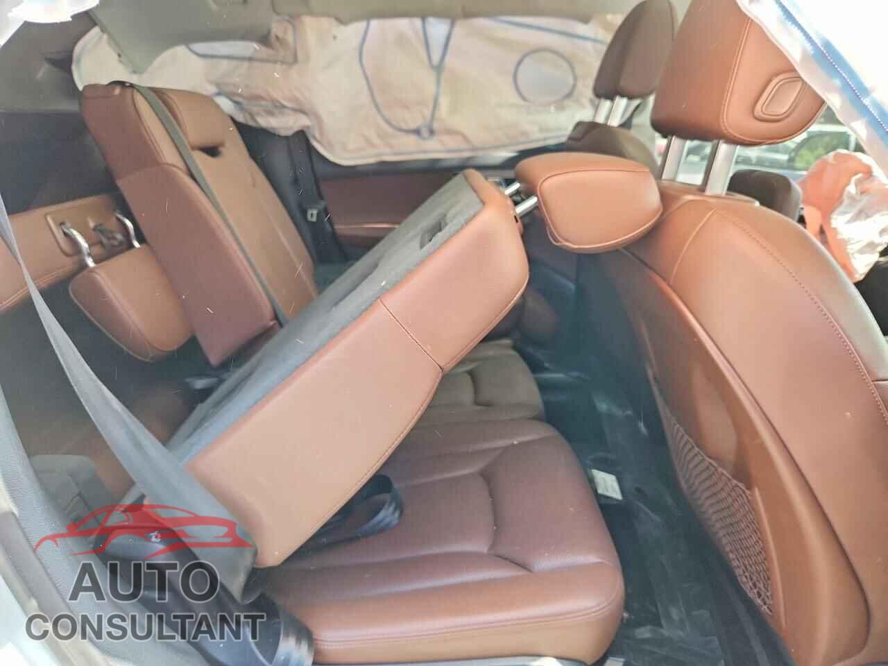 AUDI Q7 2019 - WA1LHAF72KD044264