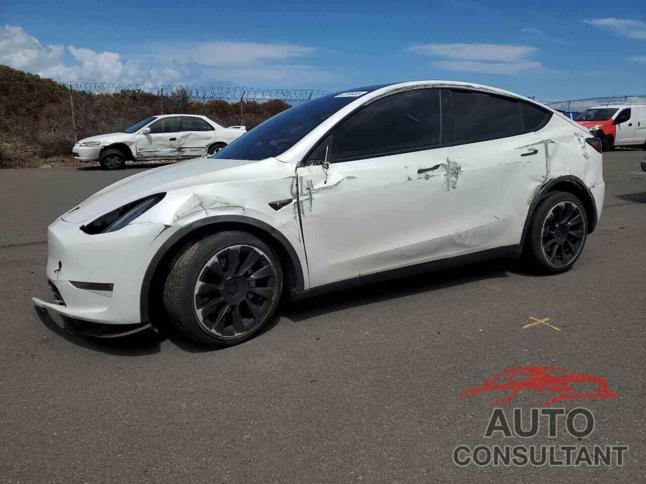 TESLA MODEL Y 2021 - 5YJYGDED6MF110186