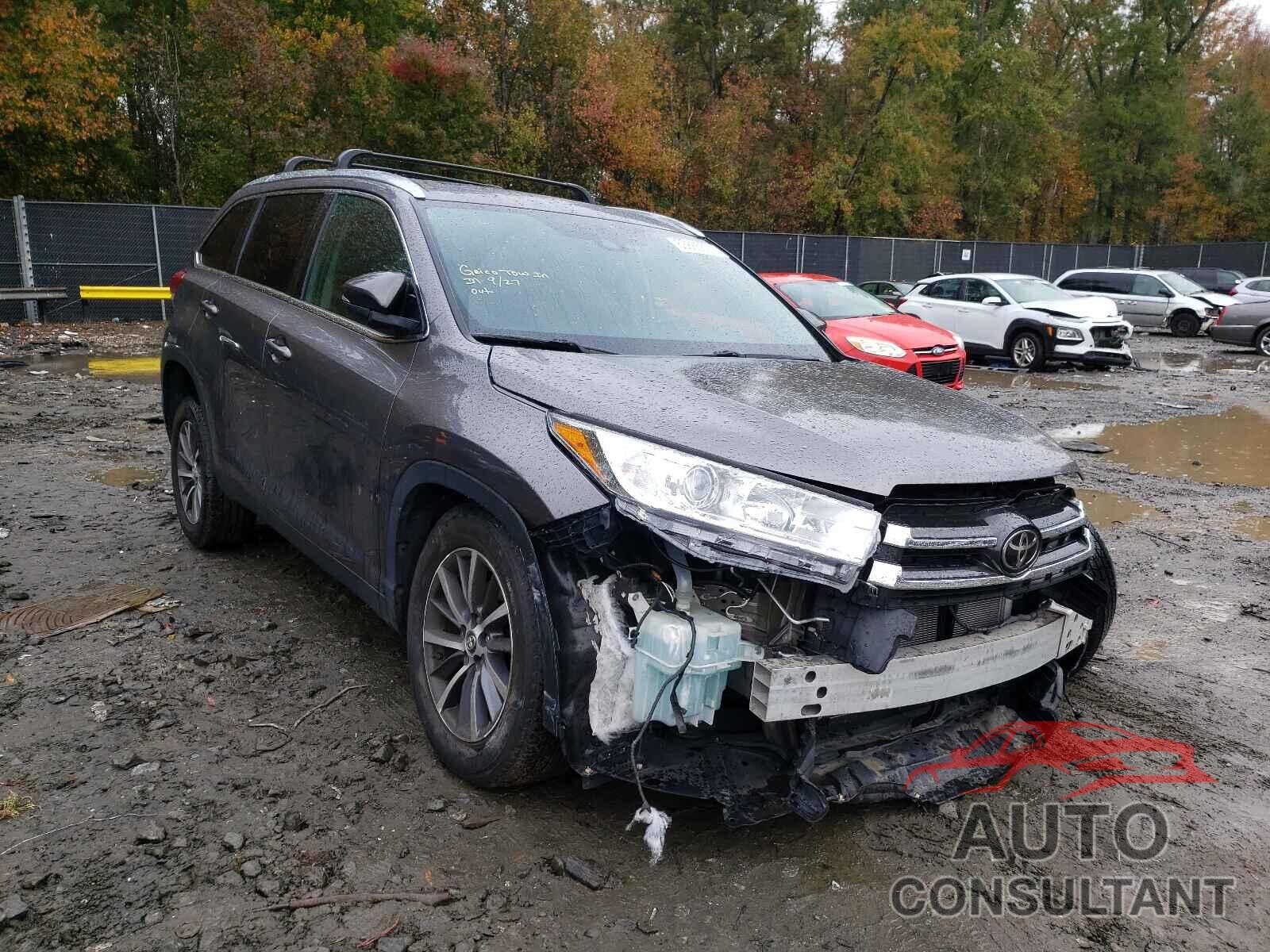 TOYOTA HIGHLANDER 2019 - 5TDKZRFHXKS560107