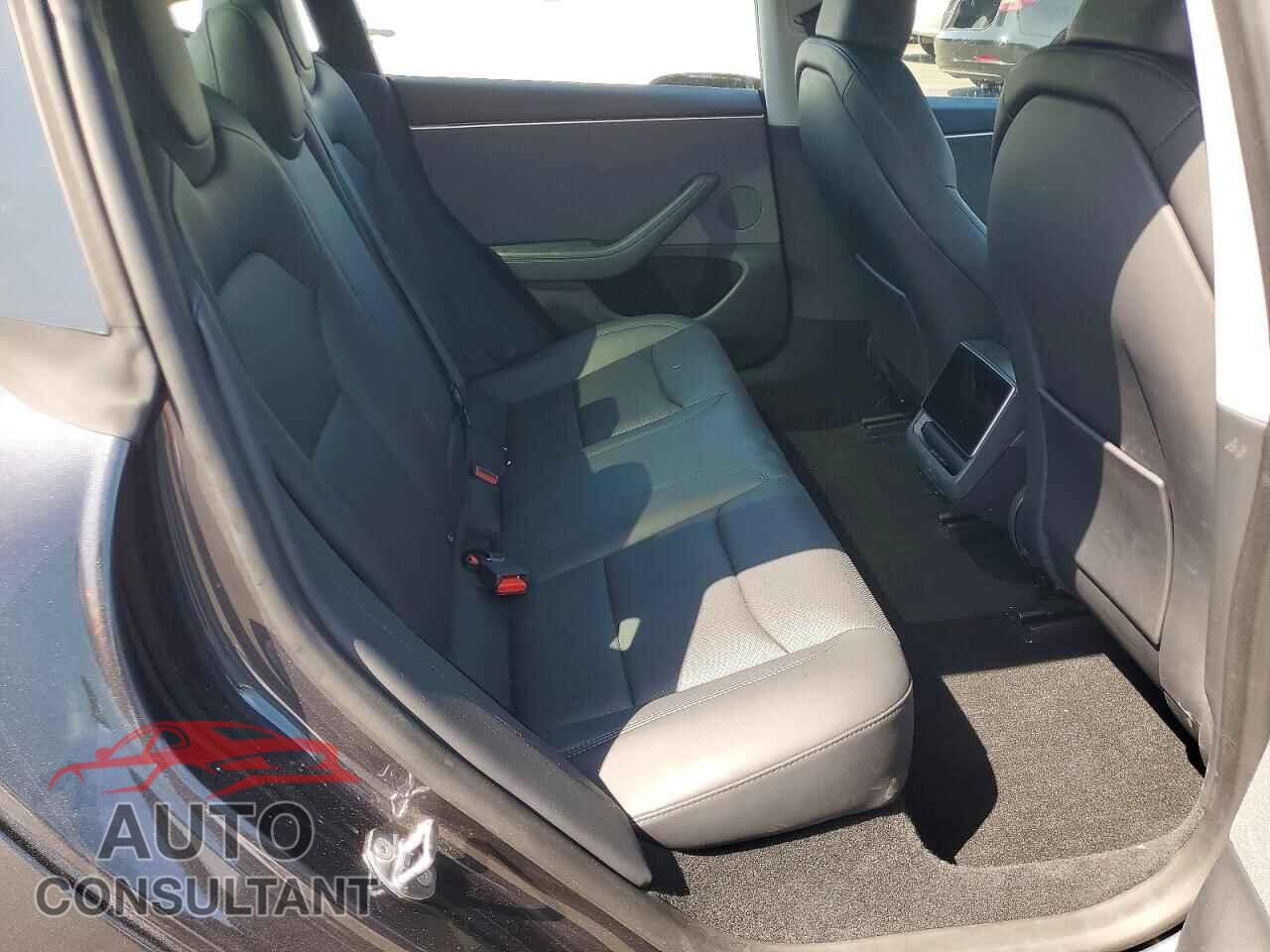 TESLA MODEL 3 2025 - 5YJ3E1EAXSF942941