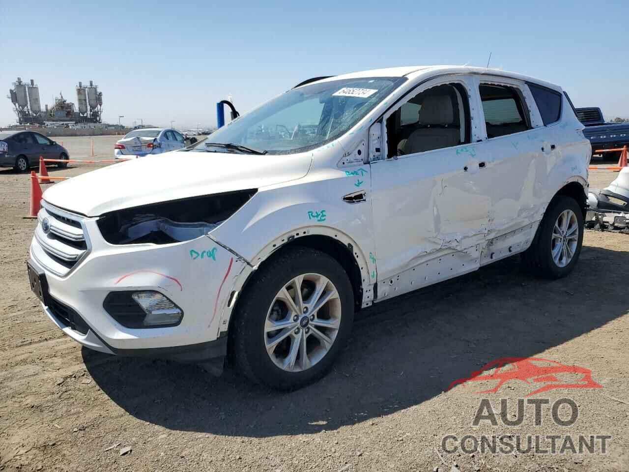 FORD ESCAPE 2017 - 1FMCU0GD0HUC51059