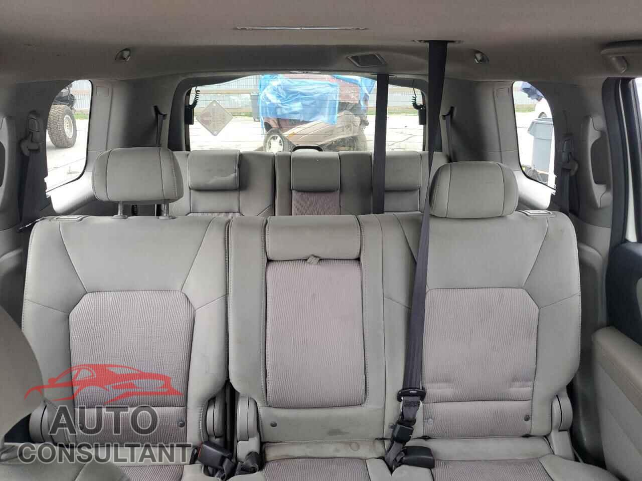 HONDA PILOT 2011 - 5FNYF3H40BB039749