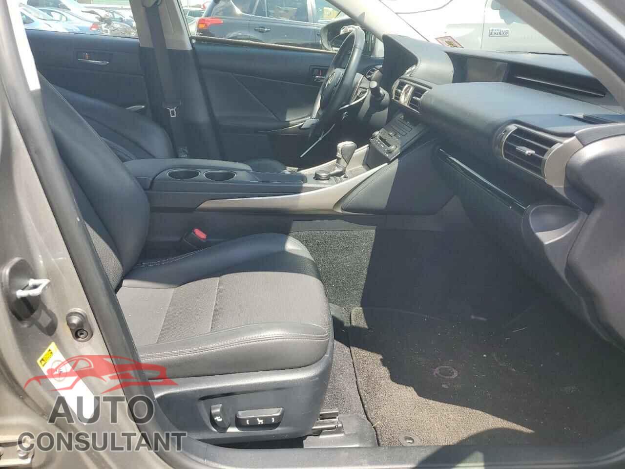 LEXUS IS 2015 - JTHCF1D29F5023008