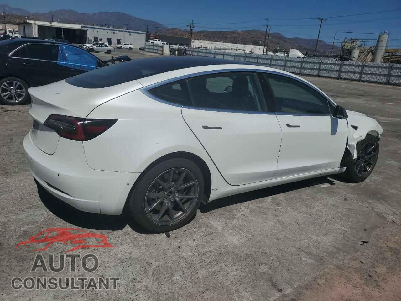 TESLA MODEL 3 2018 - 5YJ3E1EAXJF014917