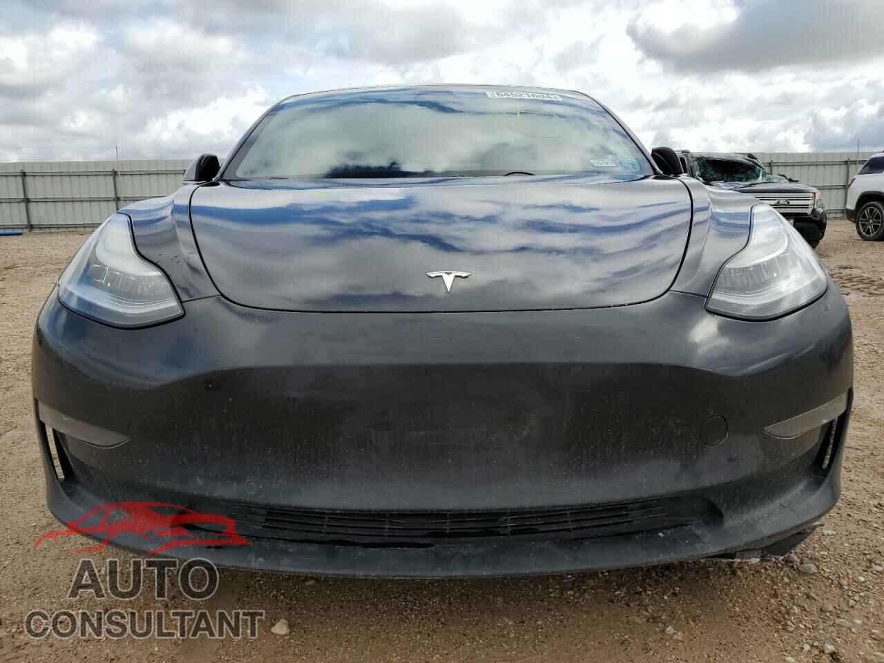 TESLA MODEL 3 2018 - 5YJ3E1EB4JF105447