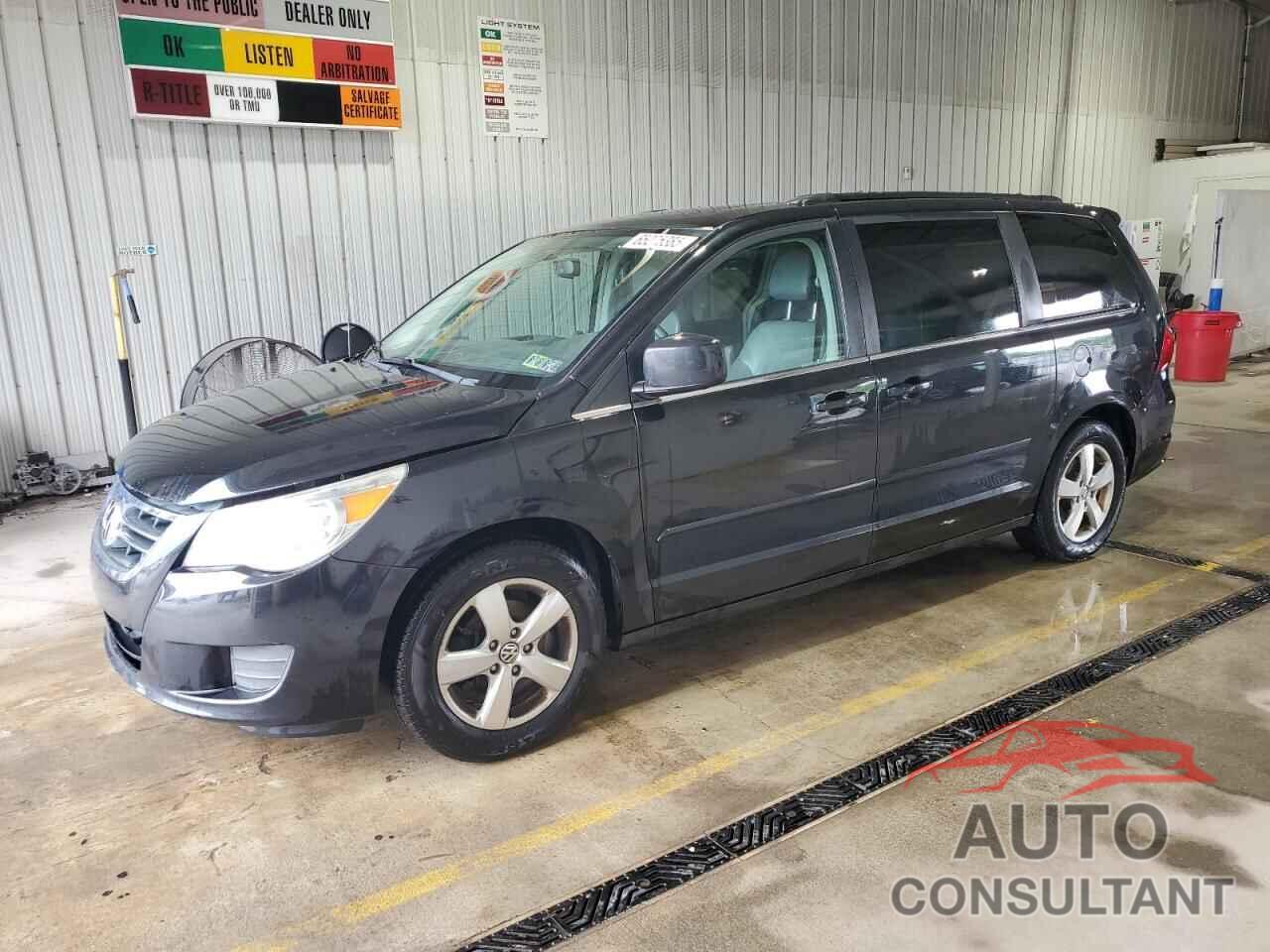 VOLKSWAGEN ROUTAN 2011 - 2V4RW5DG8BR806113