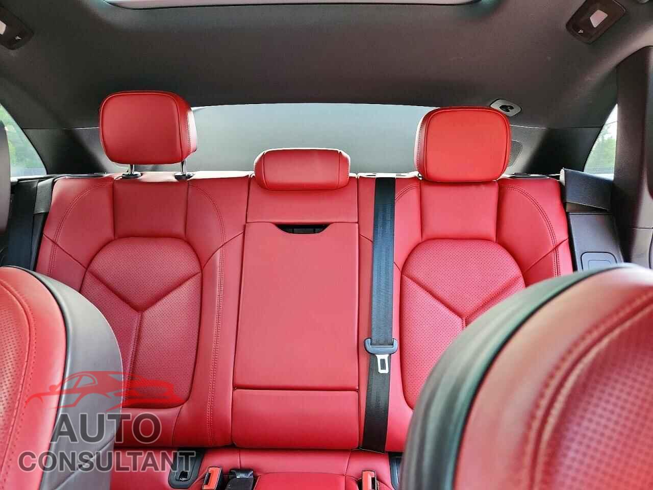 PORSCHE MACAN 2018 - WP1AA2A50JLB04414