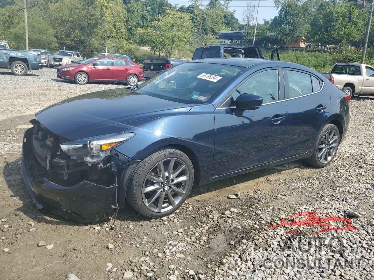 MAZDA 3 2018 - 3MZBN1W38JM215834