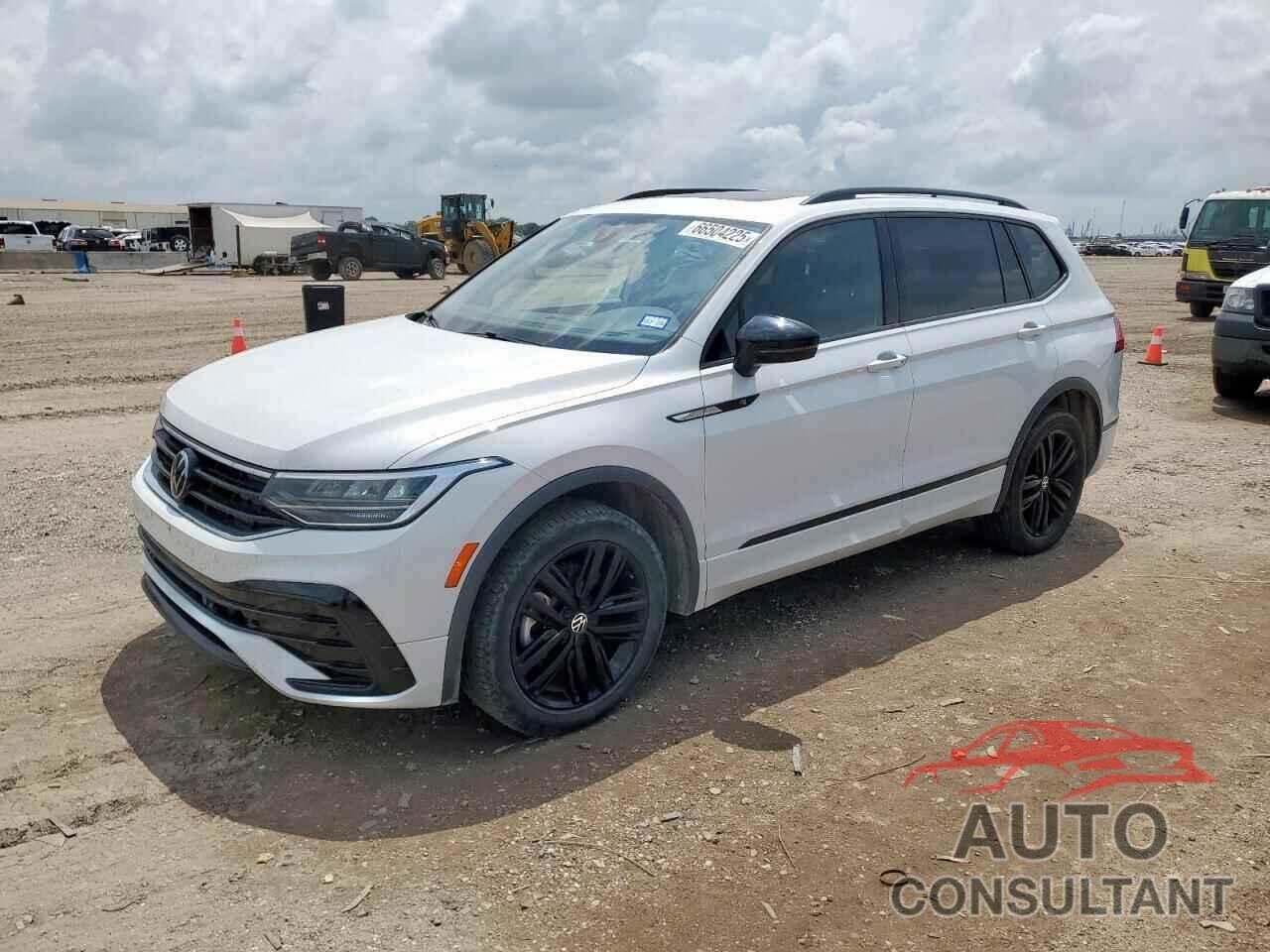 VOLKSWAGEN TIGUAN 2022 - 3VV8B7AX0NM070833